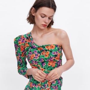 Final Sale🔥NWT ZARA Printed Asymmetric Top